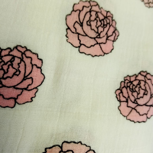 Monica and Andy Flower Power Baby Blanket - Picture 5 of 8